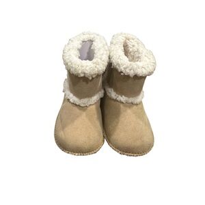 Gymboree new baby’s shoes. Sand color size 12/18M